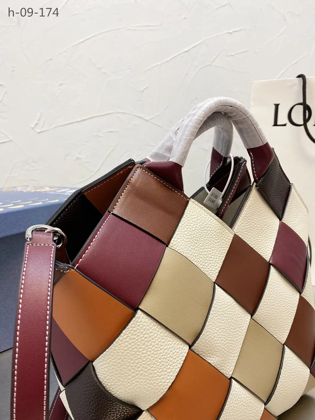 Jam5502  LOEVE   61$ gallery