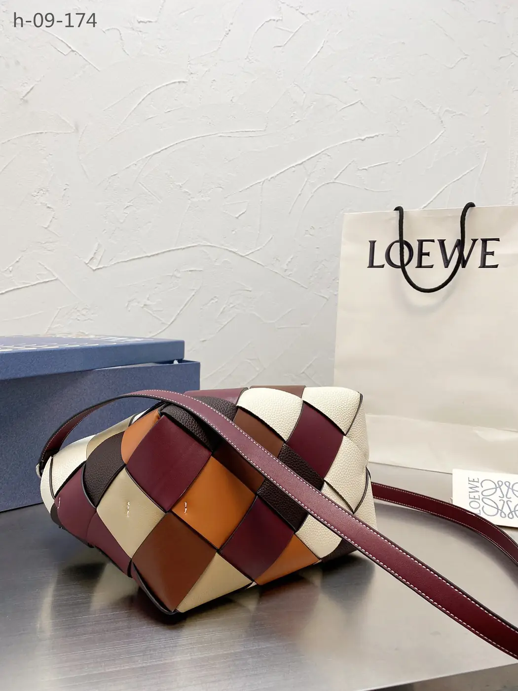 Jam5502  LOEVE   61$ gallery