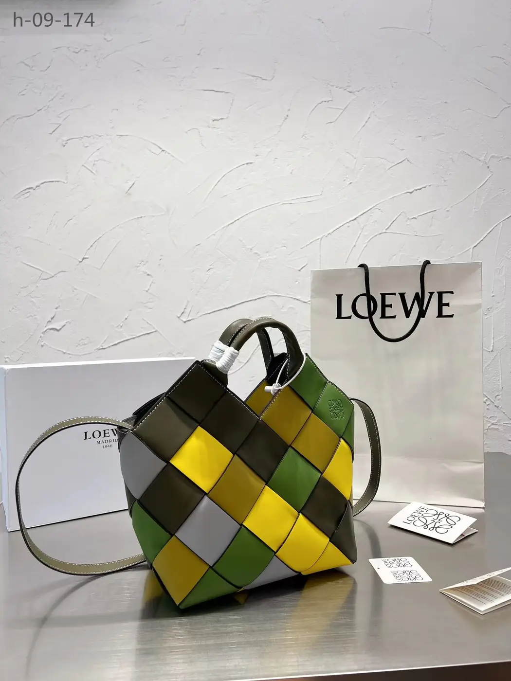 Jam5502  LOEVE   61$ gallery