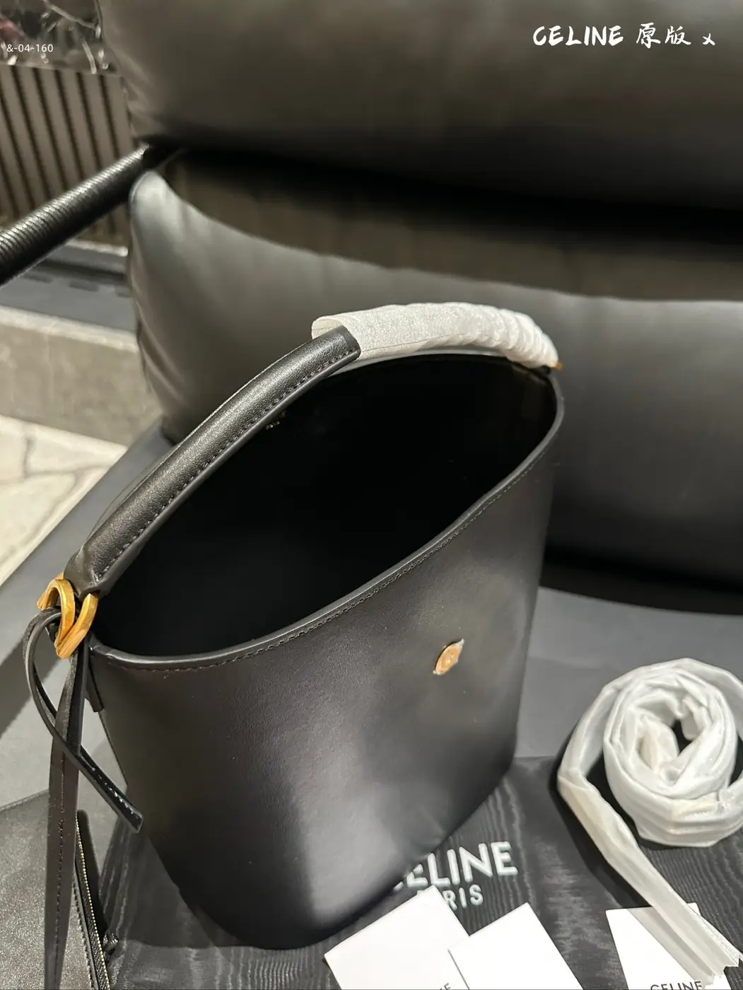 Jam5504  CELINE      65$ gallery