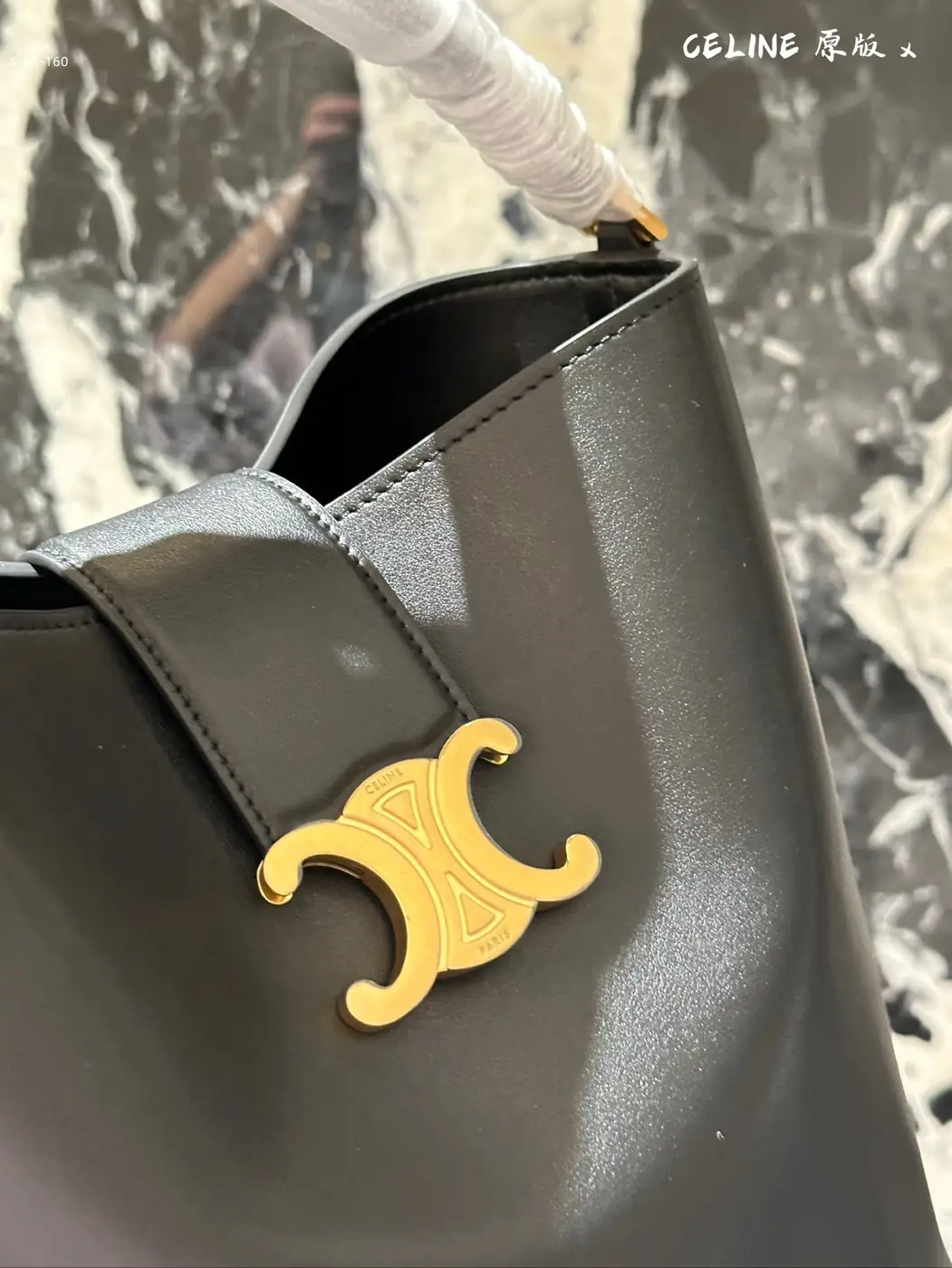 Jam5504  CELINE      65$ gallery