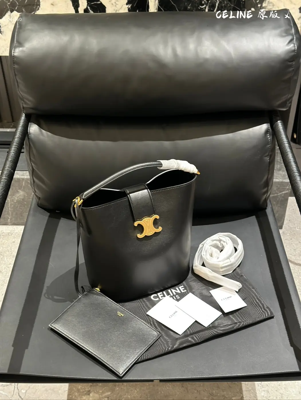 Jam5504  CELINE      65$ gallery