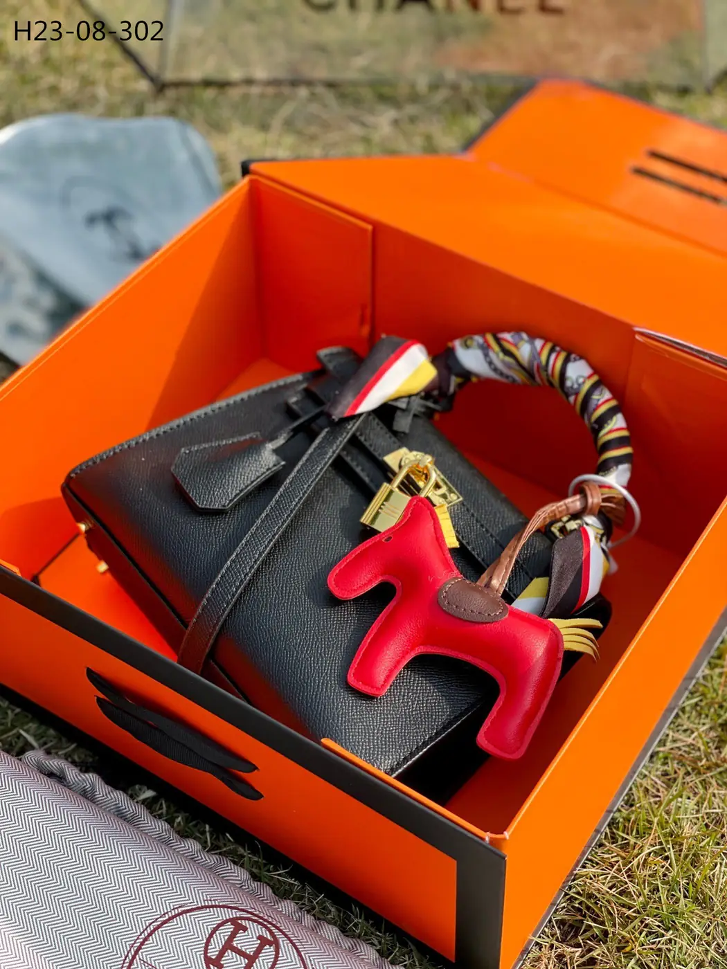 Jam5517  HERMES 85$ gallery