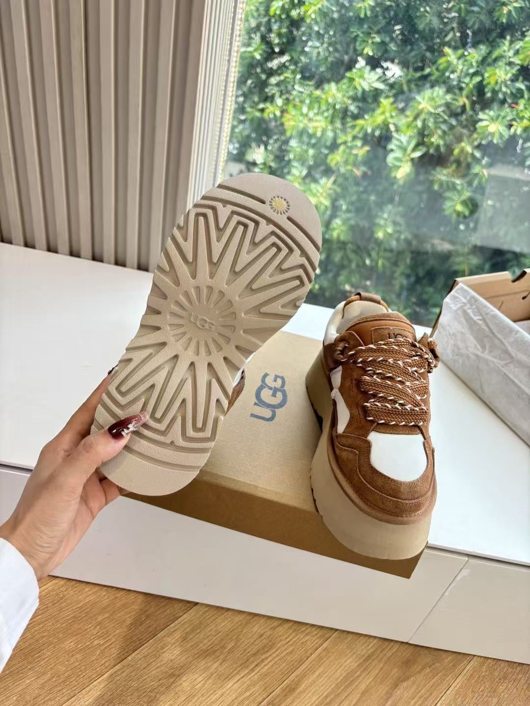 Jam6226  UGG 89.99$ gallery