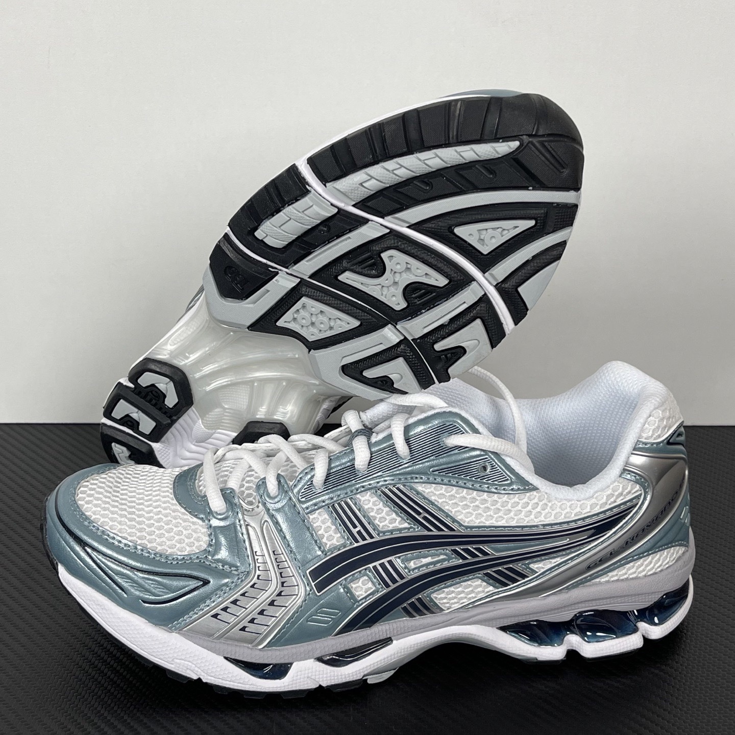 Jam6228 ASICS gallery