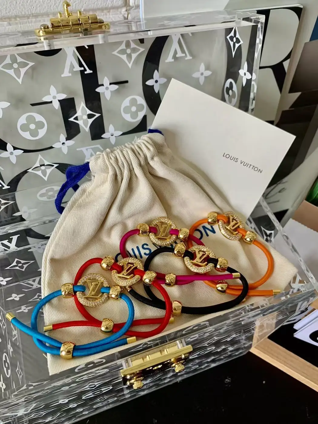 Jam7035   LV  38$ gallery