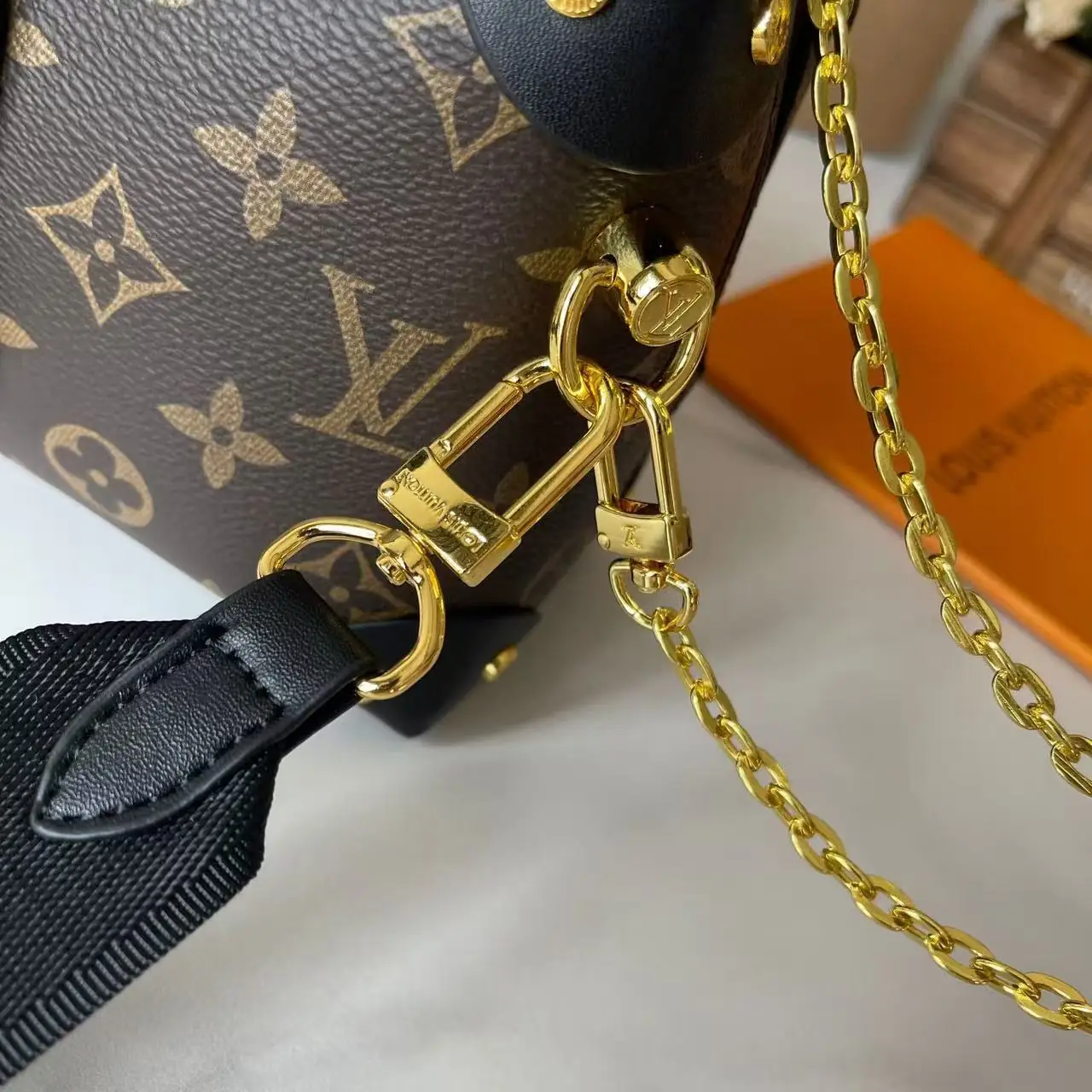 Jam7075  LV   78$ gallery