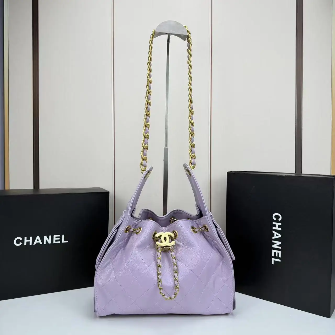 Jam7087  Chanel  95$ gallery