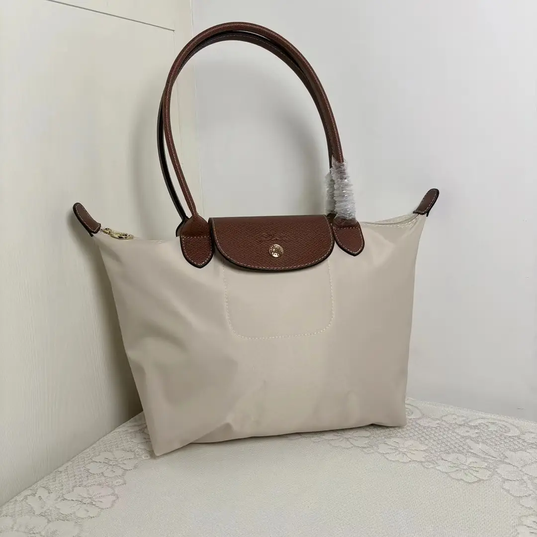 Jam7133    longchamp  54.99$ gallery