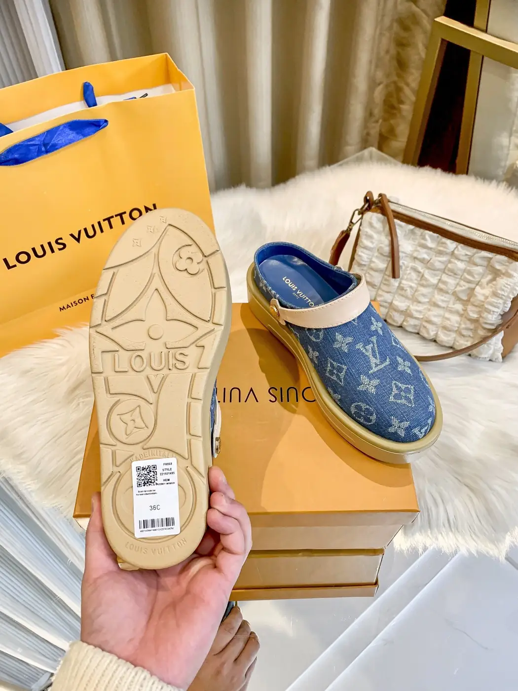 Jam7201    LV  78$ gallery