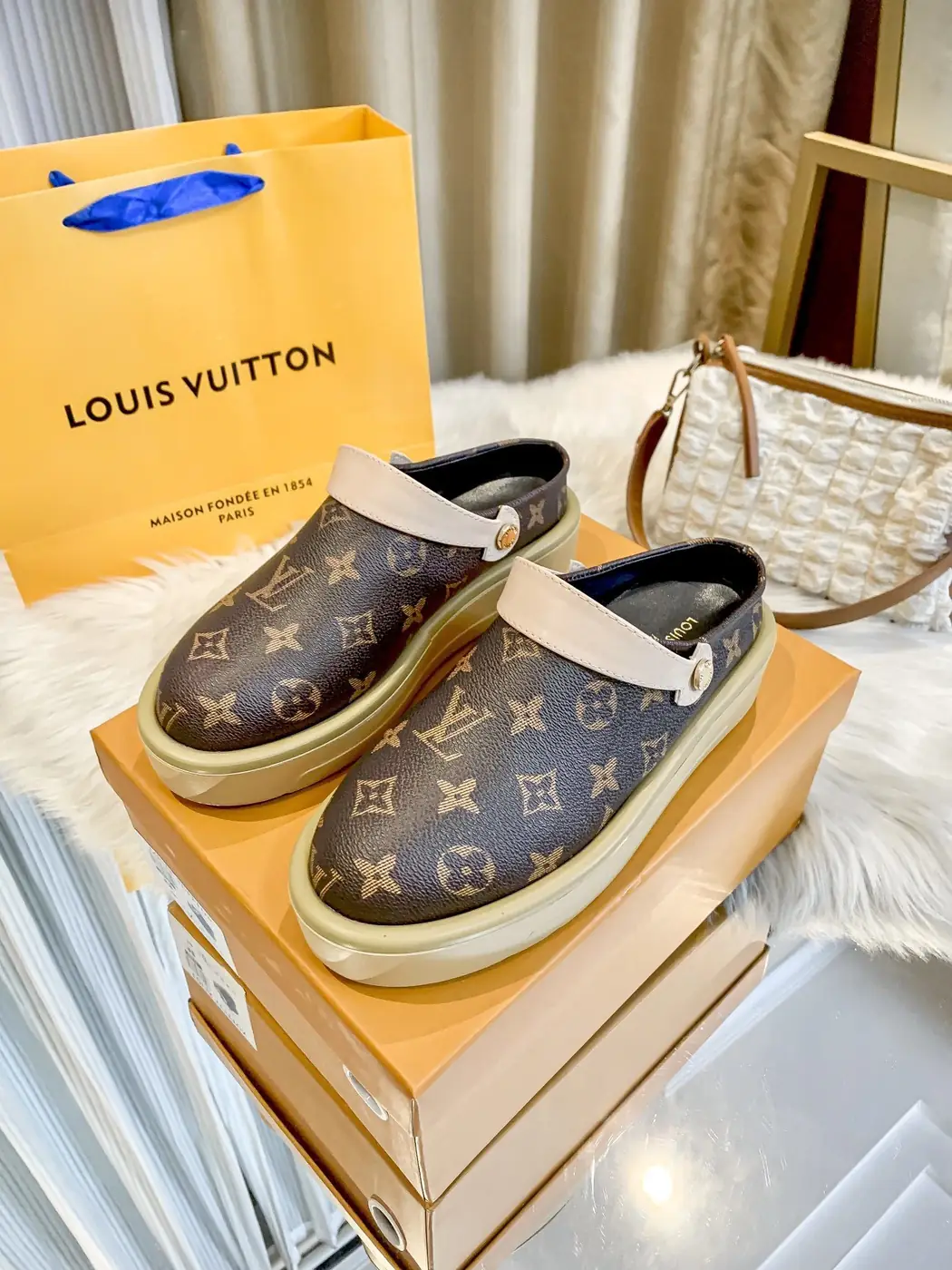 Jam7201    LV  78$ gallery