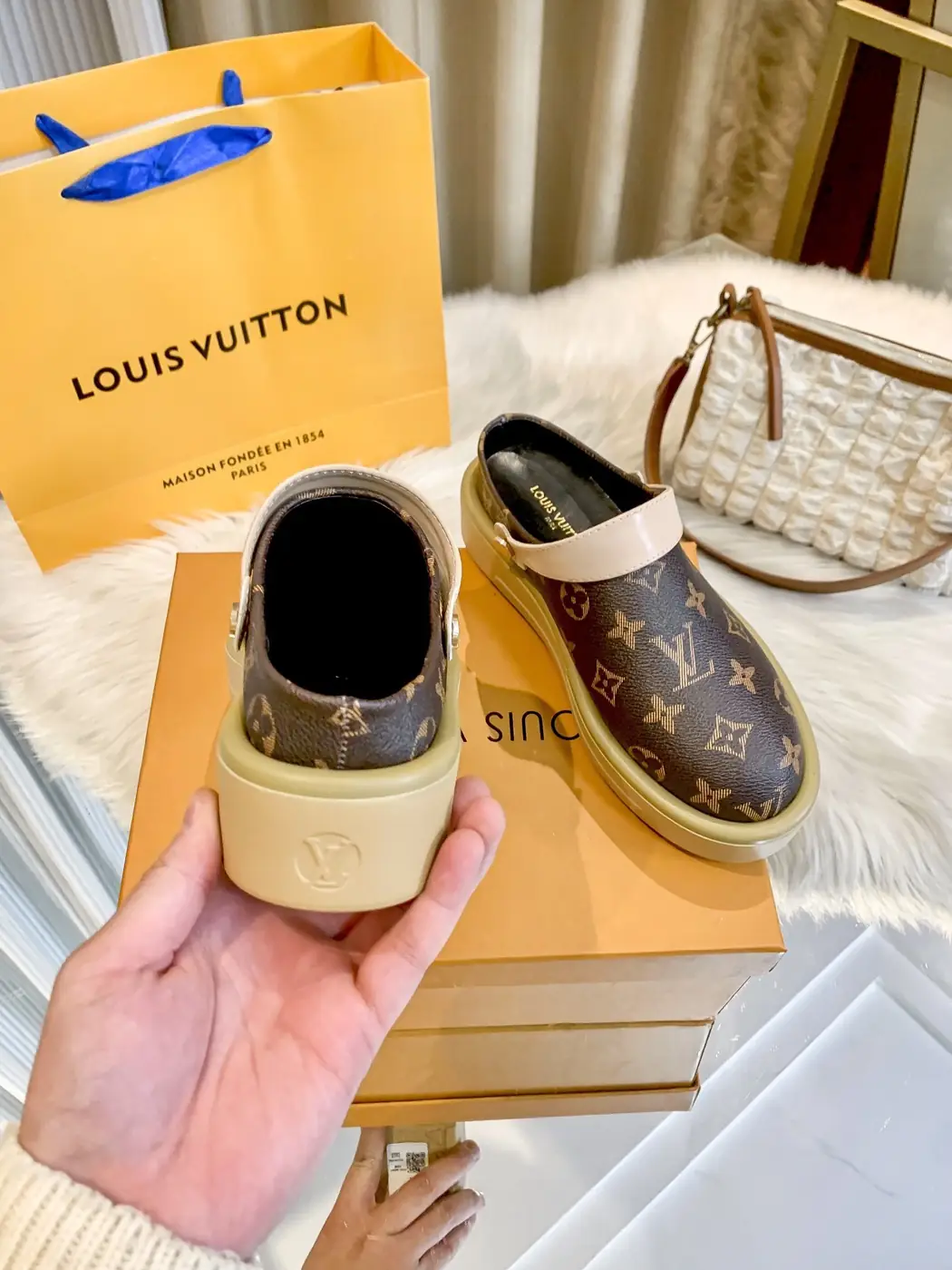 Jam7201    LV  78$ gallery