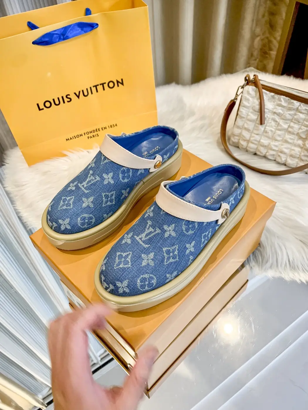 Jam7201    LV  78$ gallery