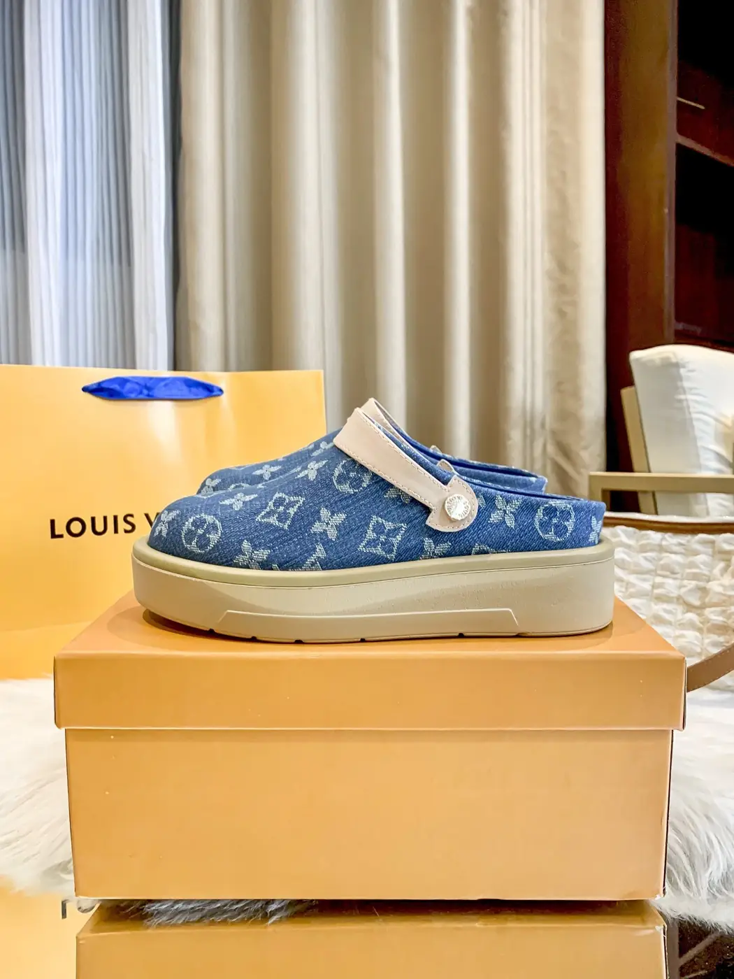 Jam7201    LV  78$ gallery