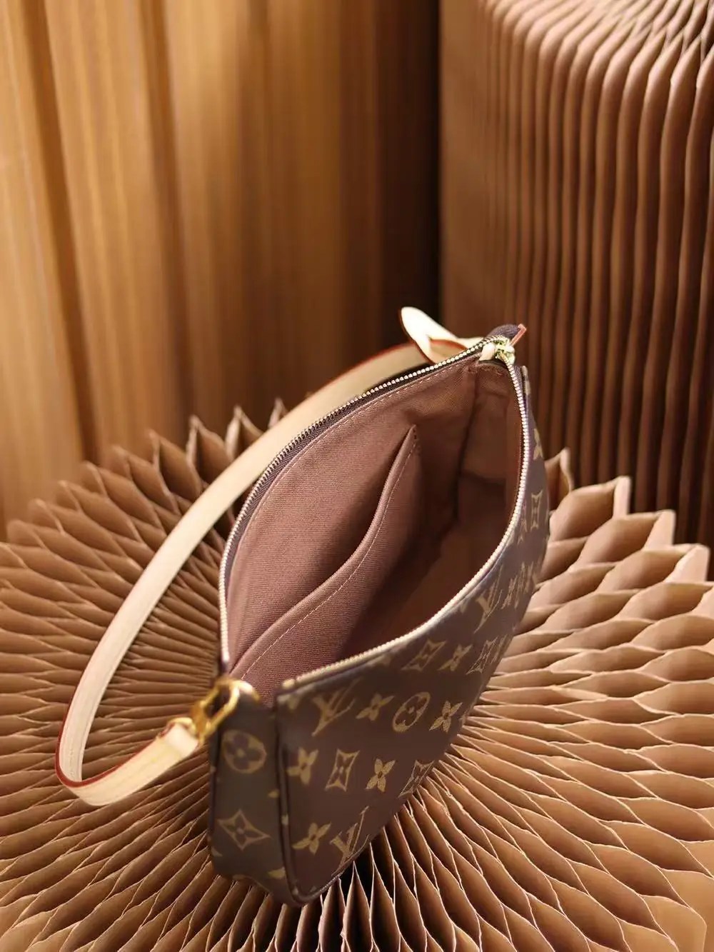 Jam7238 LV 85$ gallery