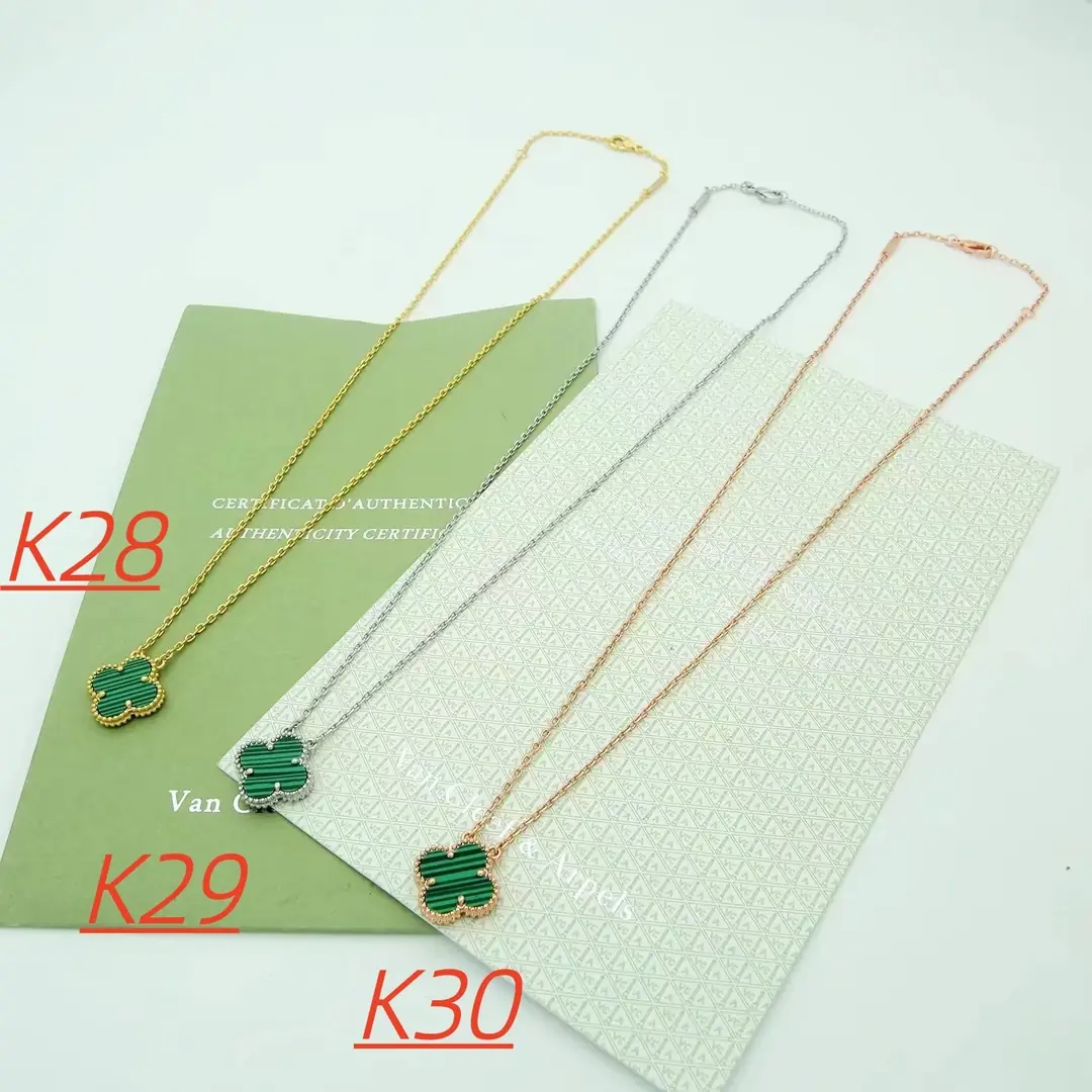 Jam7450 Van Cleef & Arpels necklace 38.99$ gallery