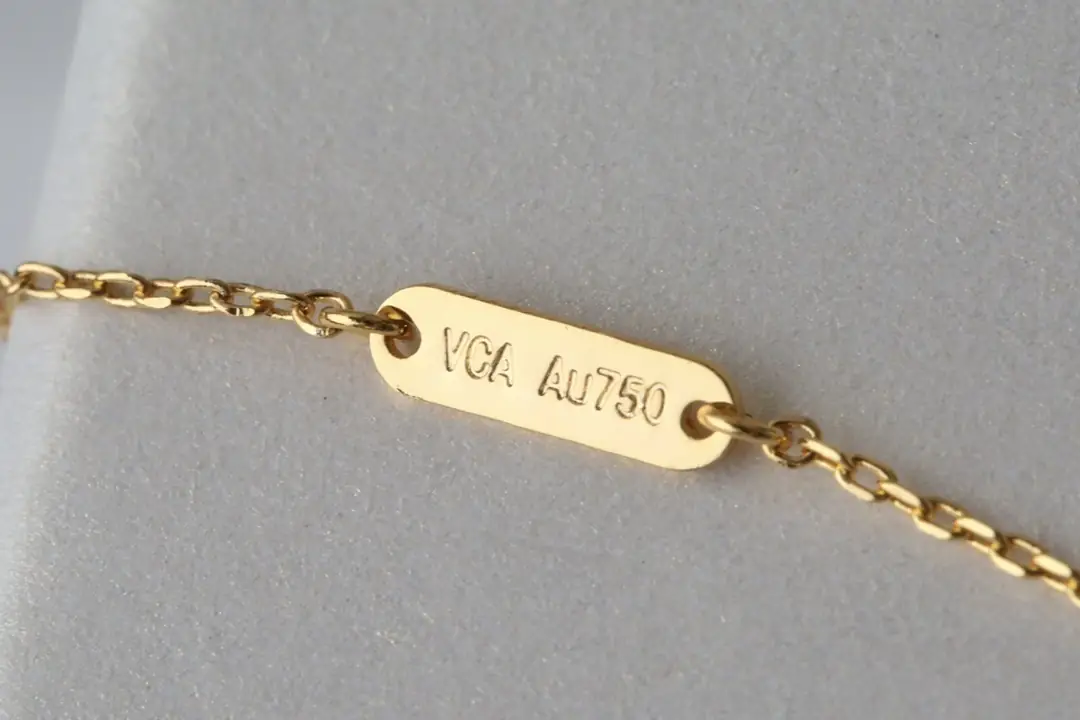 Jam7452 Van Cleef & Arpels necklace 38.99$ gallery