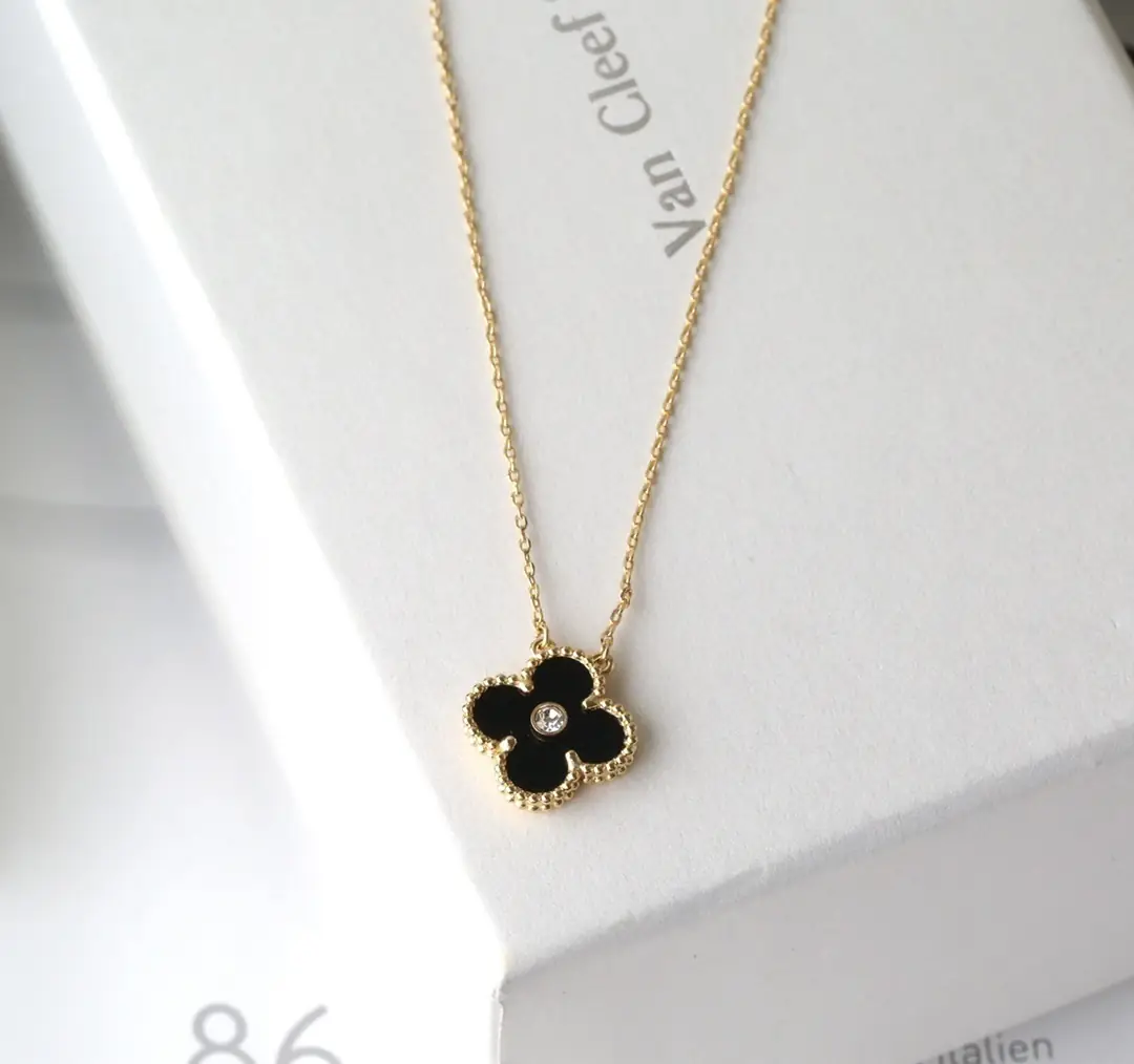 Jam7452 Van Cleef & Arpels necklace 38.99$ gallery