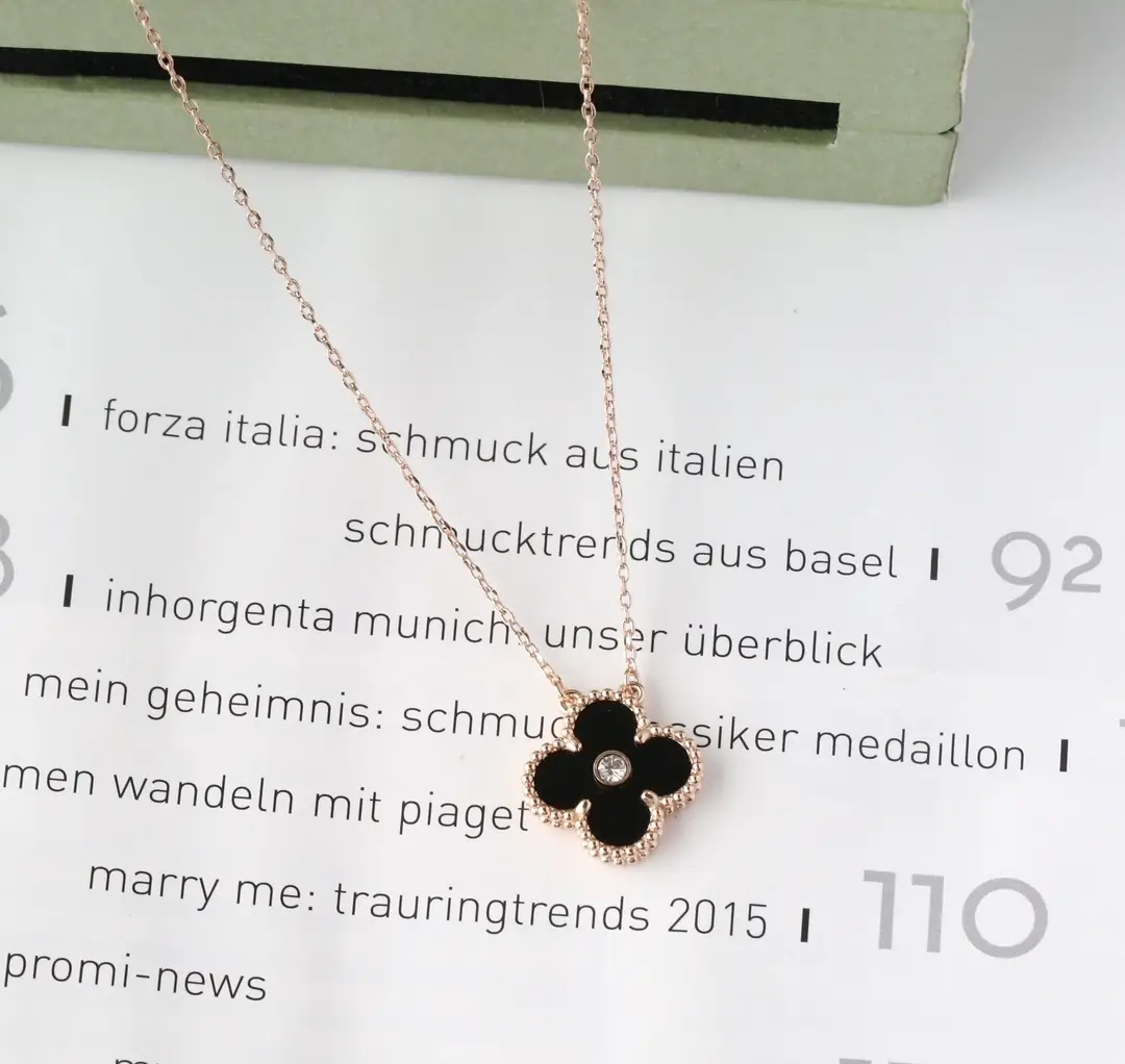 Jam7452 Van Cleef & Arpels necklace 38.99$ gallery