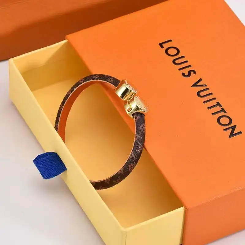 Jam7455 LV bracelet 38.9$ gallery