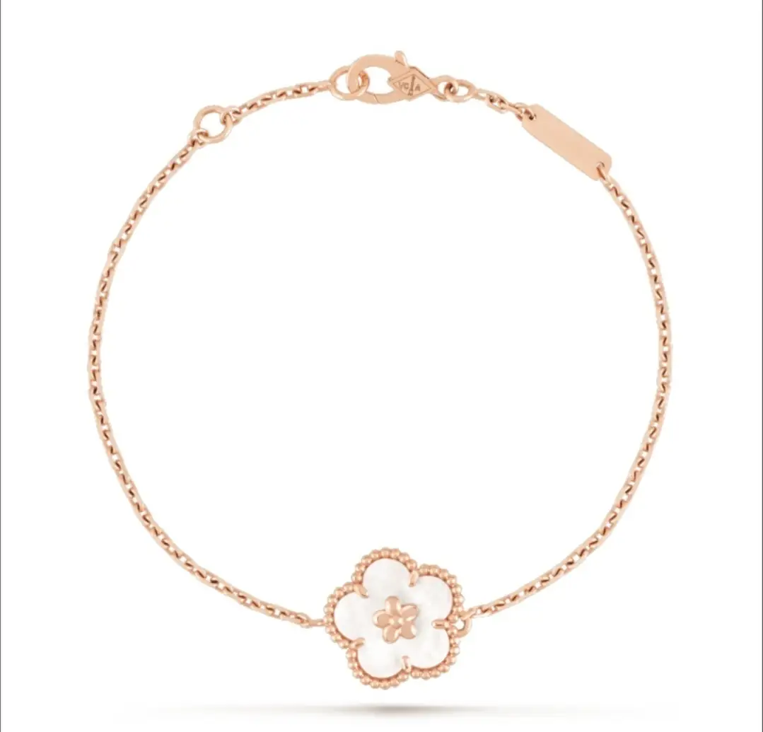 Jam7462 Van Cleef & Arpels 38.99$ gallery