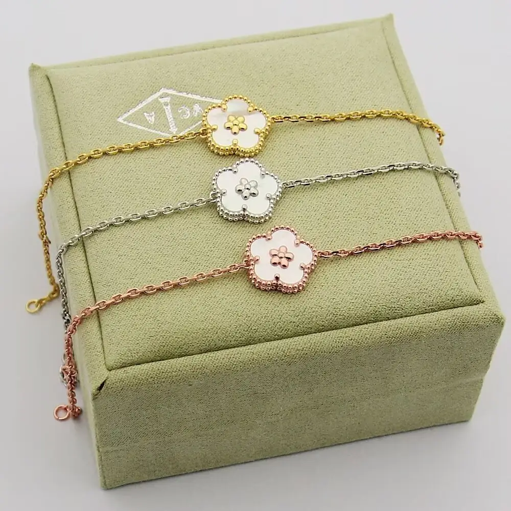 Jam7462 Van Cleef & Arpels 38.99$ gallery