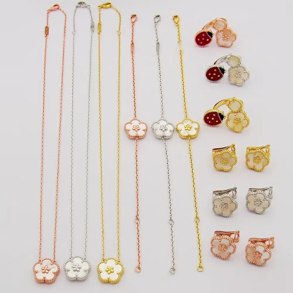 Jam7462 Van Cleef & Arpels 38.99$ gallery