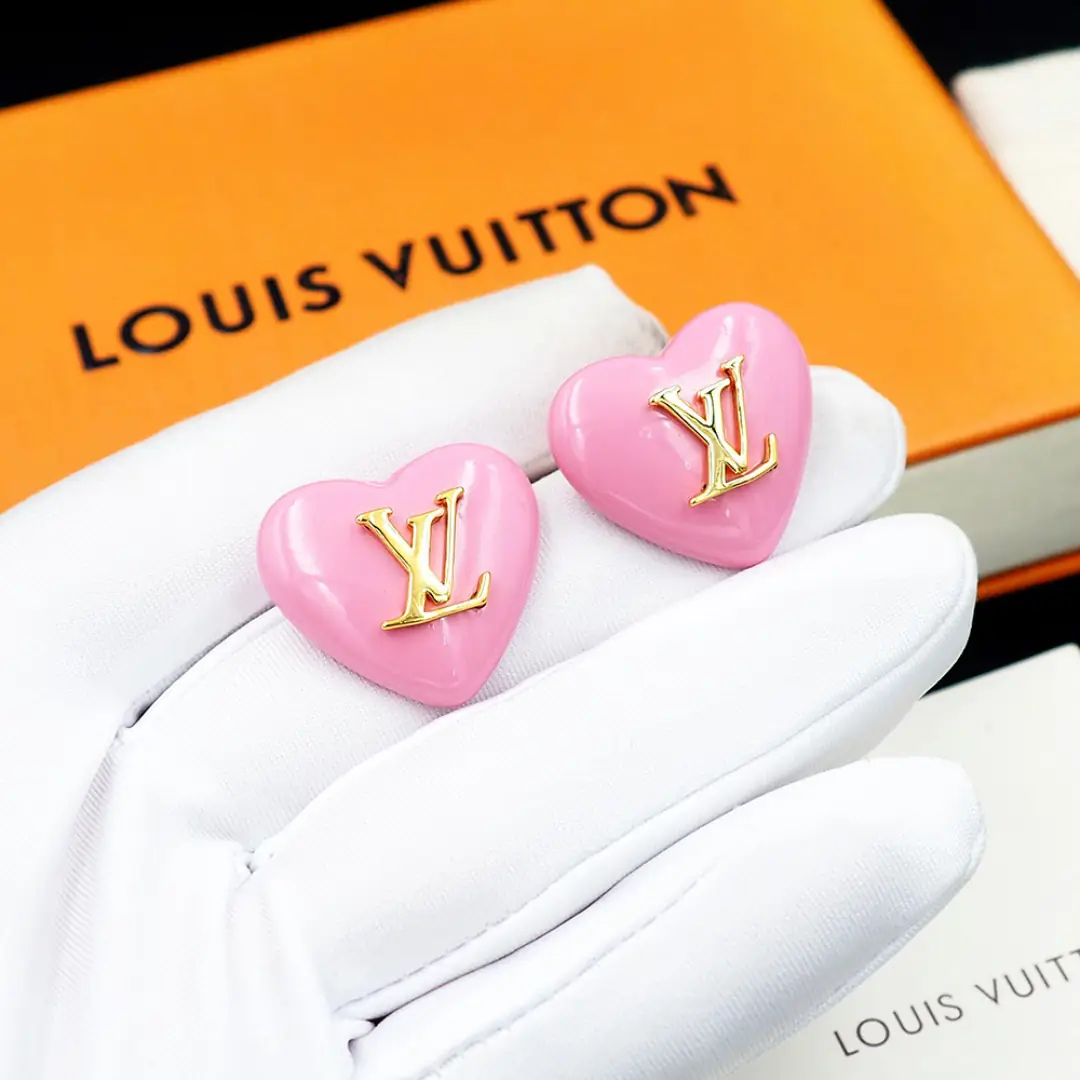 Jam7464  LV ear stud 38.9$ gallery
