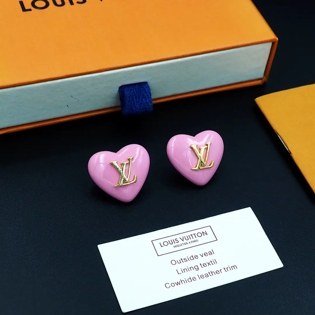 Jam7464  LV ear stud 38.9$ gallery