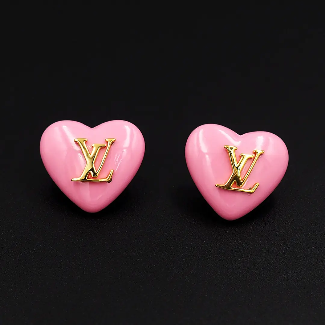 Jam7464  LV ear stud 38.9$ gallery