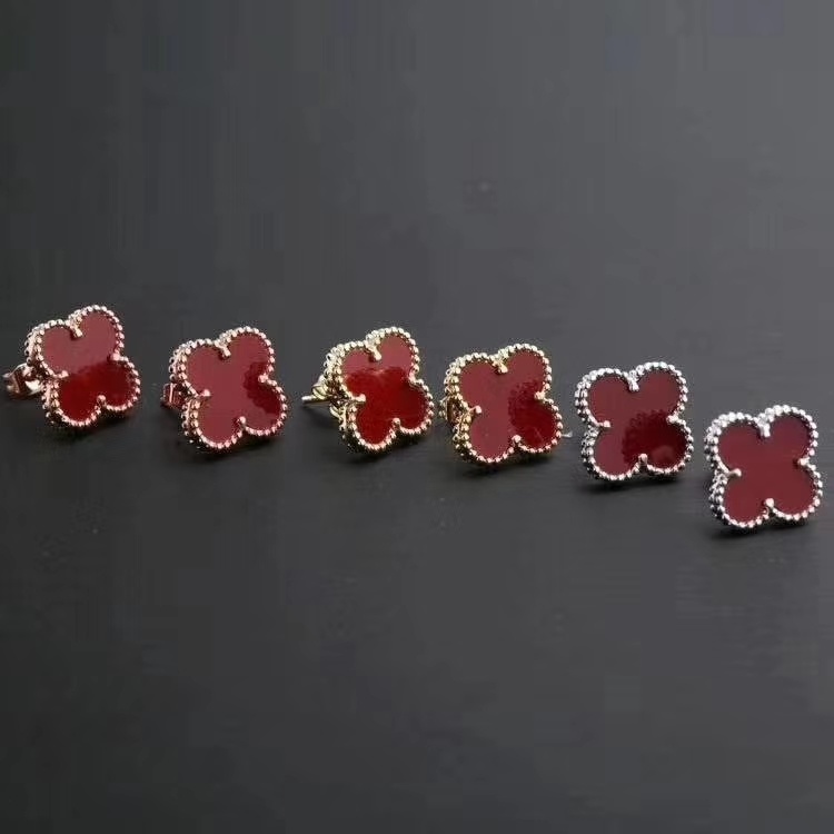 Jam8108  Van Cleef & Arpels  39.9$ gallery