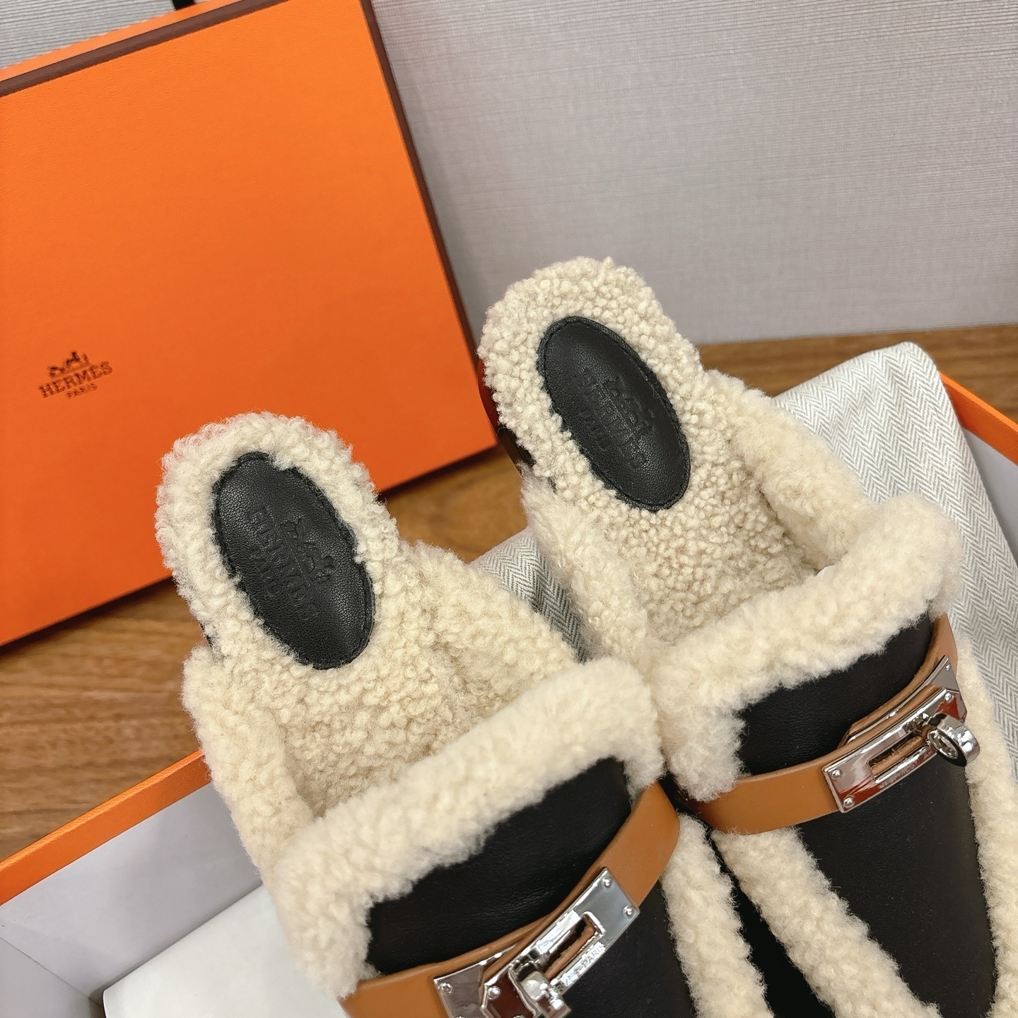 Jam8115    Hermès  75.99$ gallery