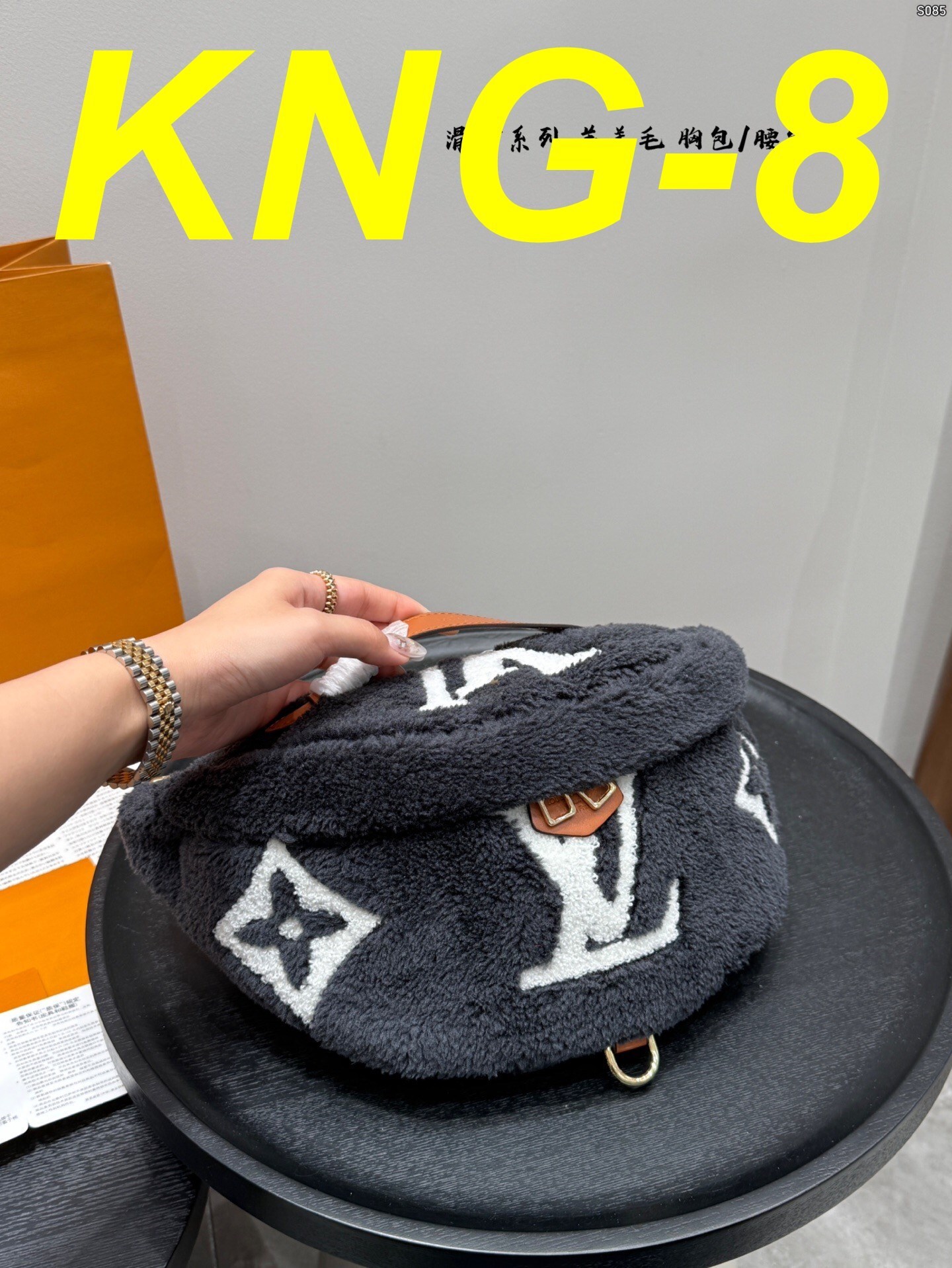 Jam8123  LV  75$ gallery