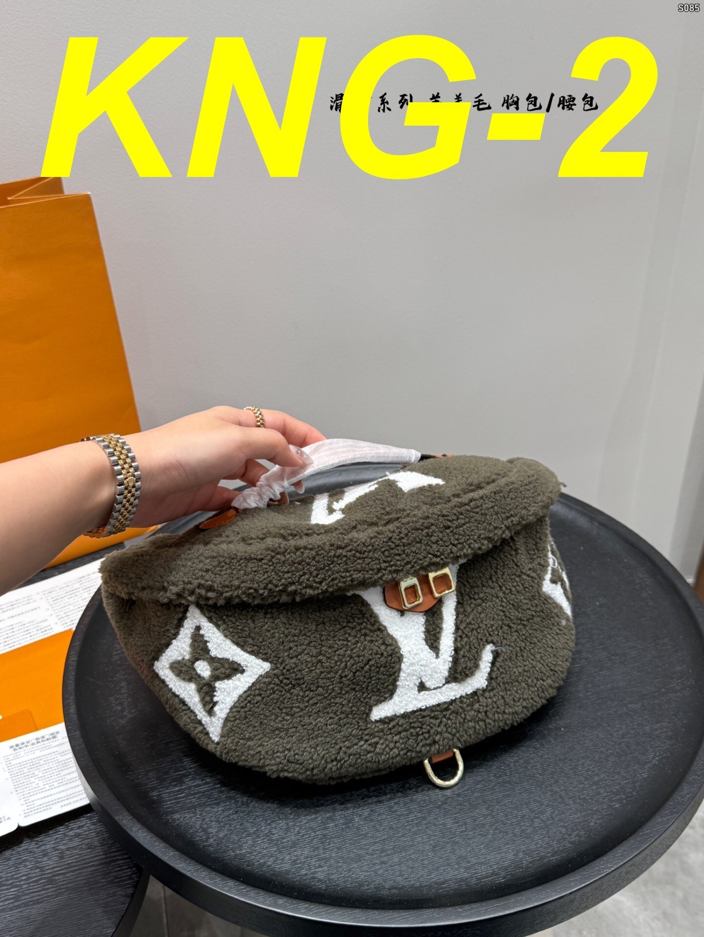 Jam8123  LV  75$ gallery