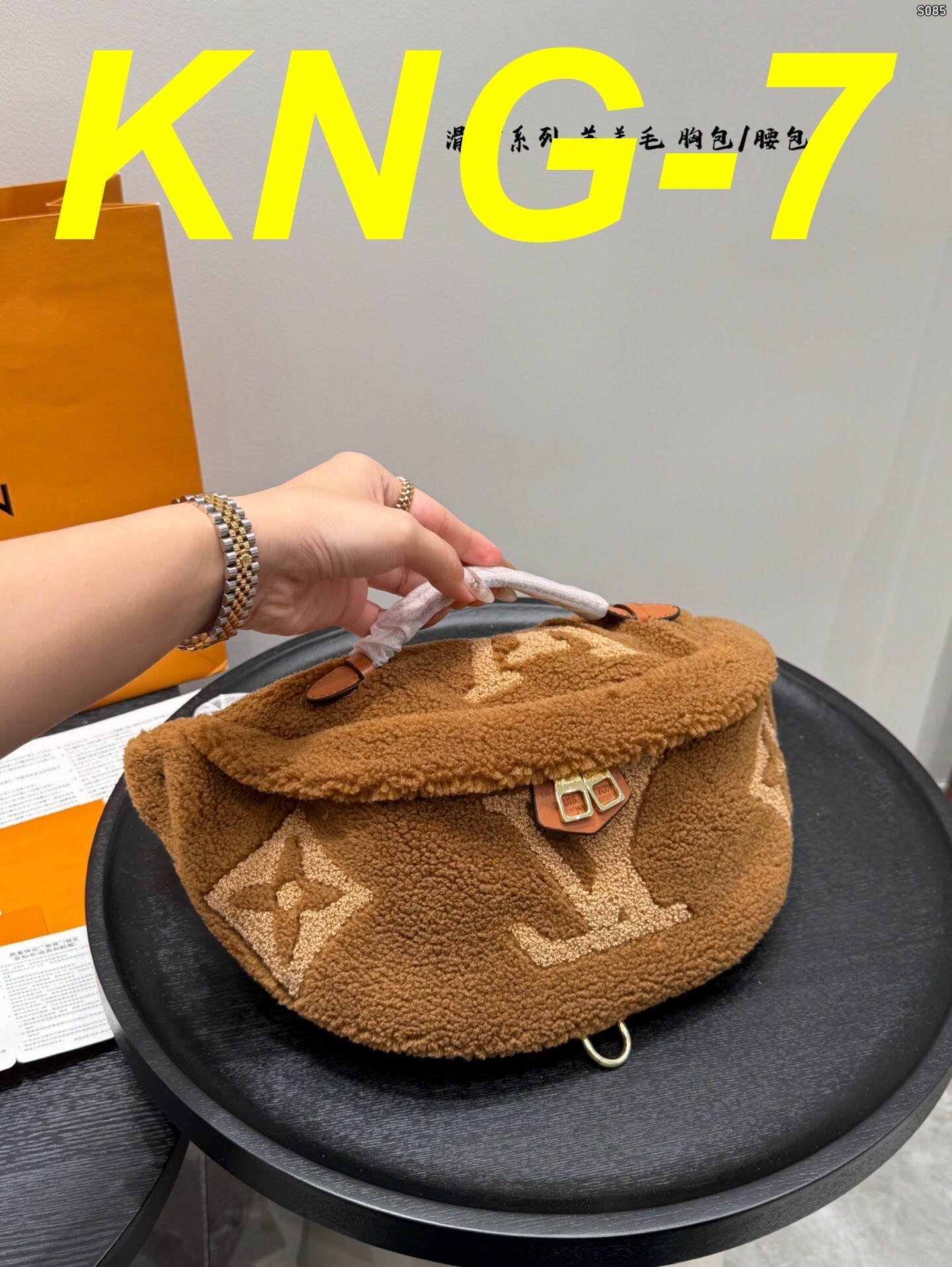 Jam8123  LV  75$ gallery