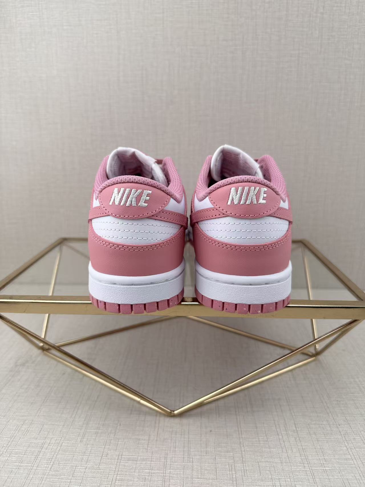 Jam8141  NIKE PINGK SB  54.9$ gallery