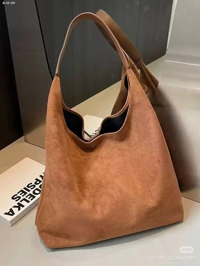 Jam8142  Coach   79.99$ gallery