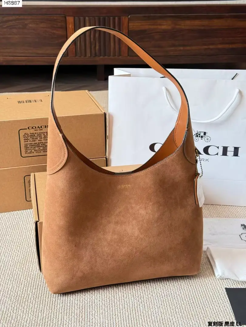 Jam8142  Coach   79.99$ gallery