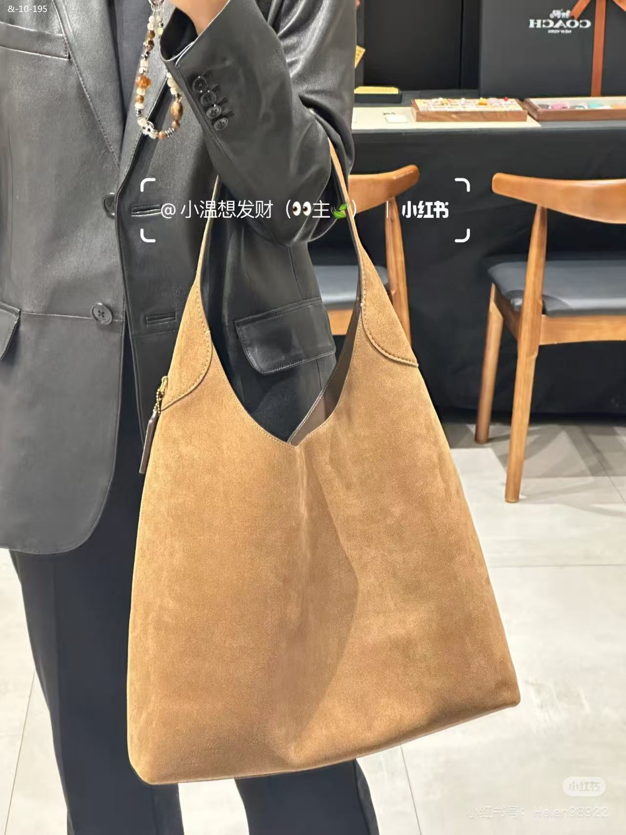 Jam8142  Coach   79.99$ gallery