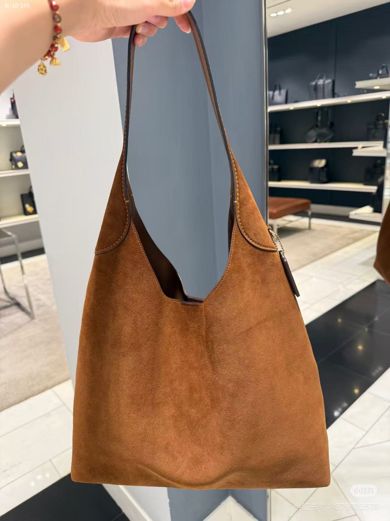 Jam8142  Coach   79.99$ gallery