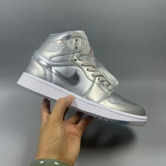 Jam8154  NIKE AJ1 shoe  NO BOX 55$ gallery
