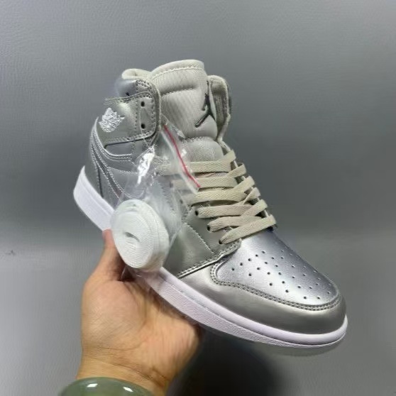 Jam8154  NIKE AJ1 shoe  NO BOX 55$ gallery