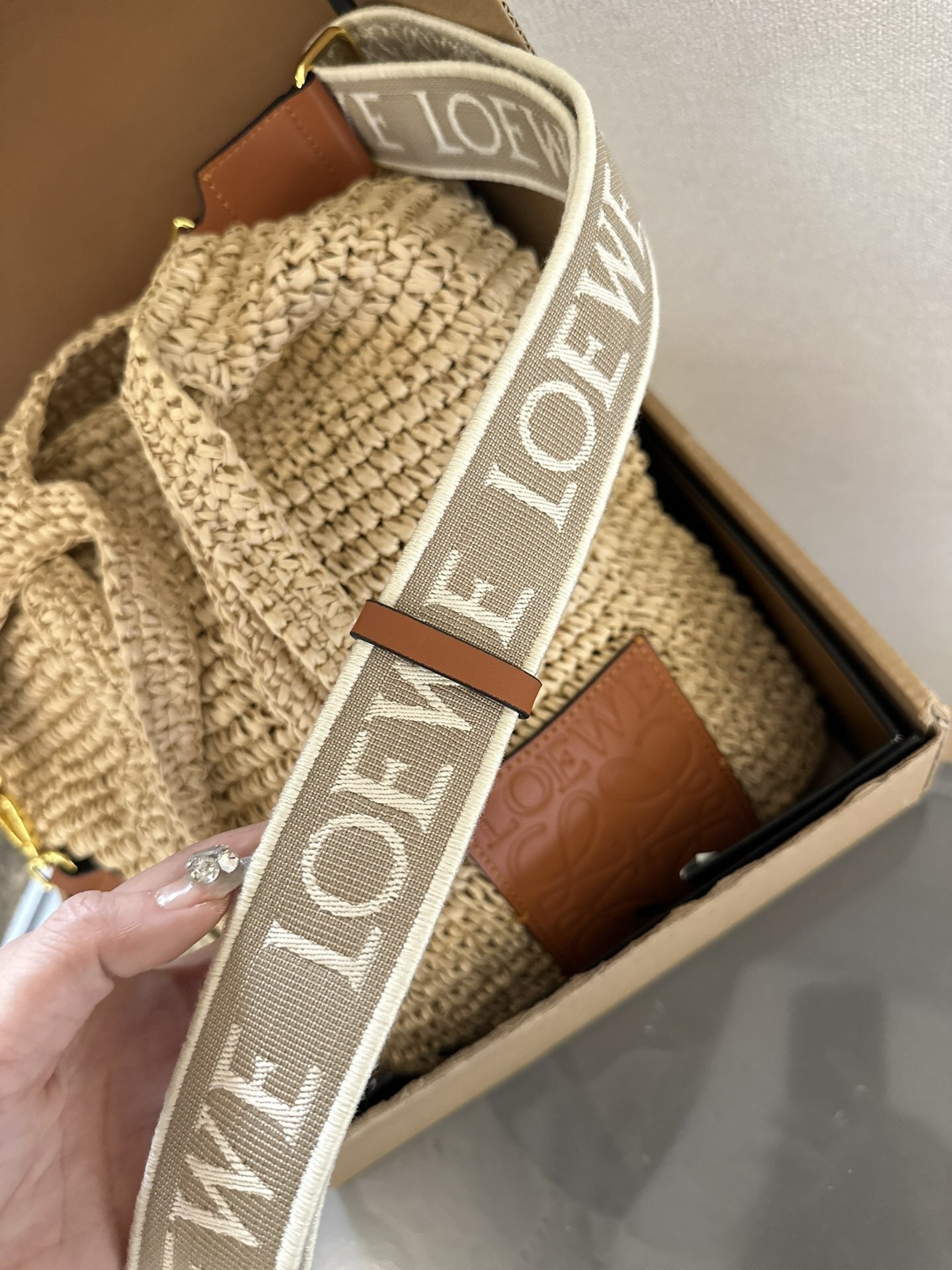 Jam8167   LOEWE  68.99$ gallery