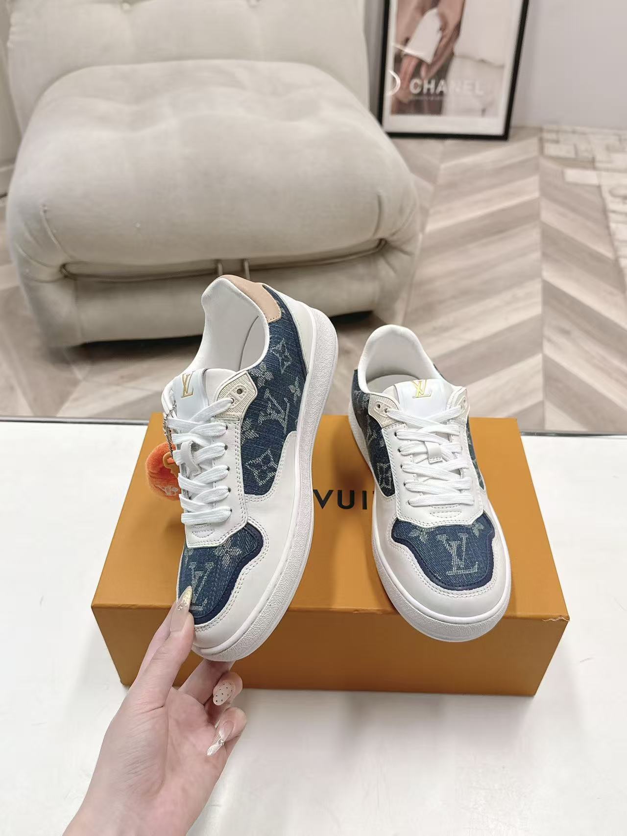 Jam8169 LV 120$ gallery