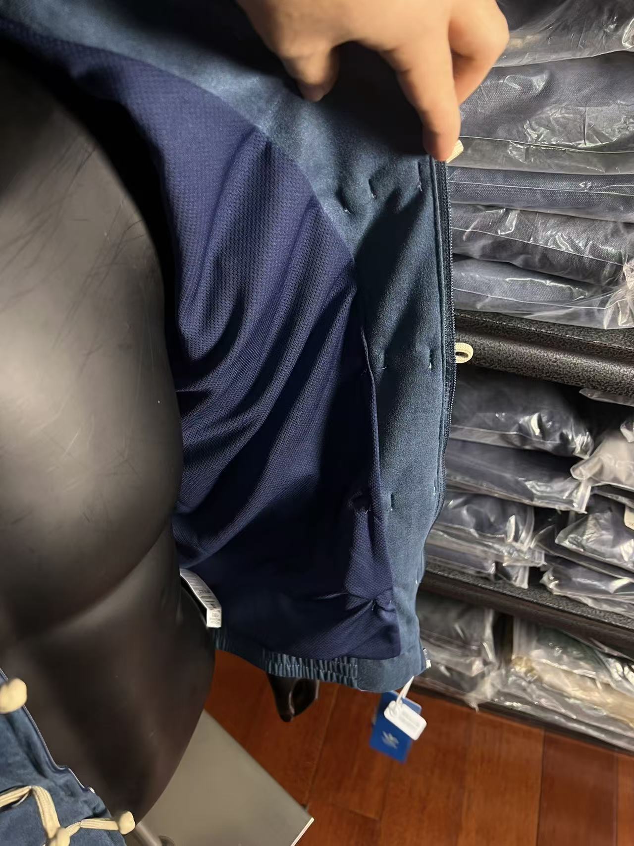 Jam8200  ADIDAS  55$ gallery