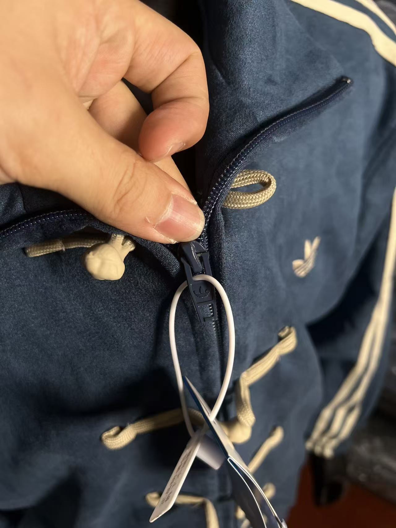 Jam8200  ADIDAS  55$ gallery