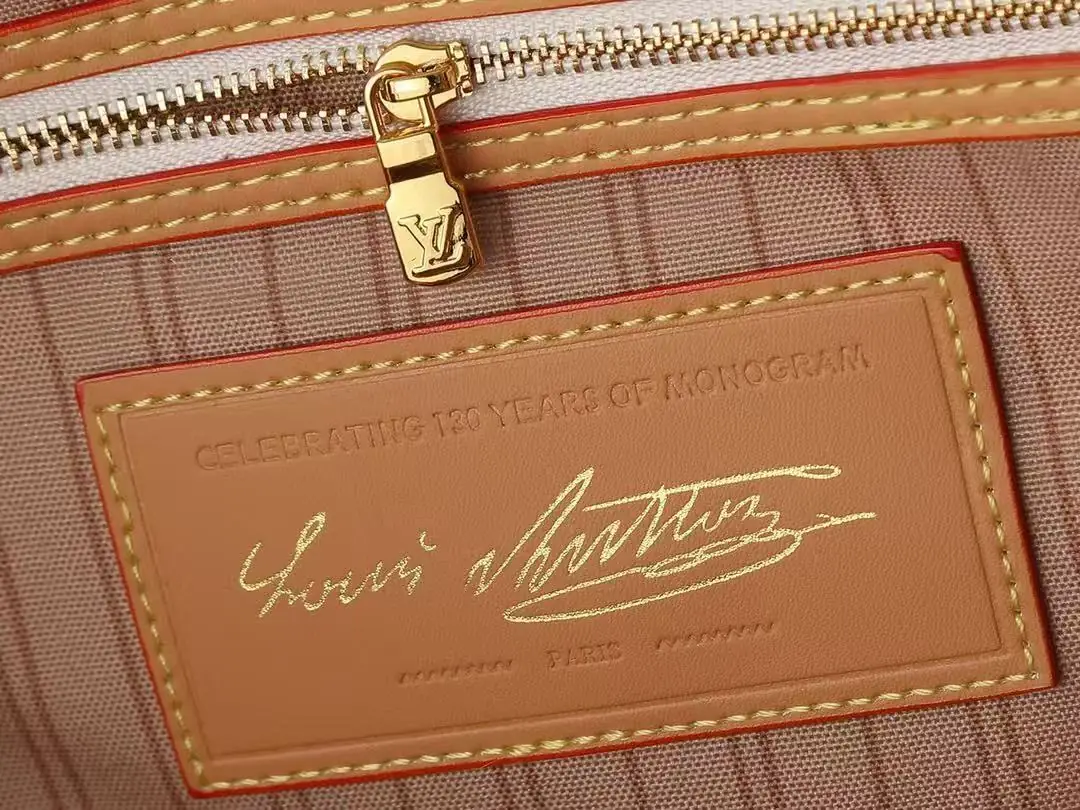 Jam8203  LV  85$ gallery