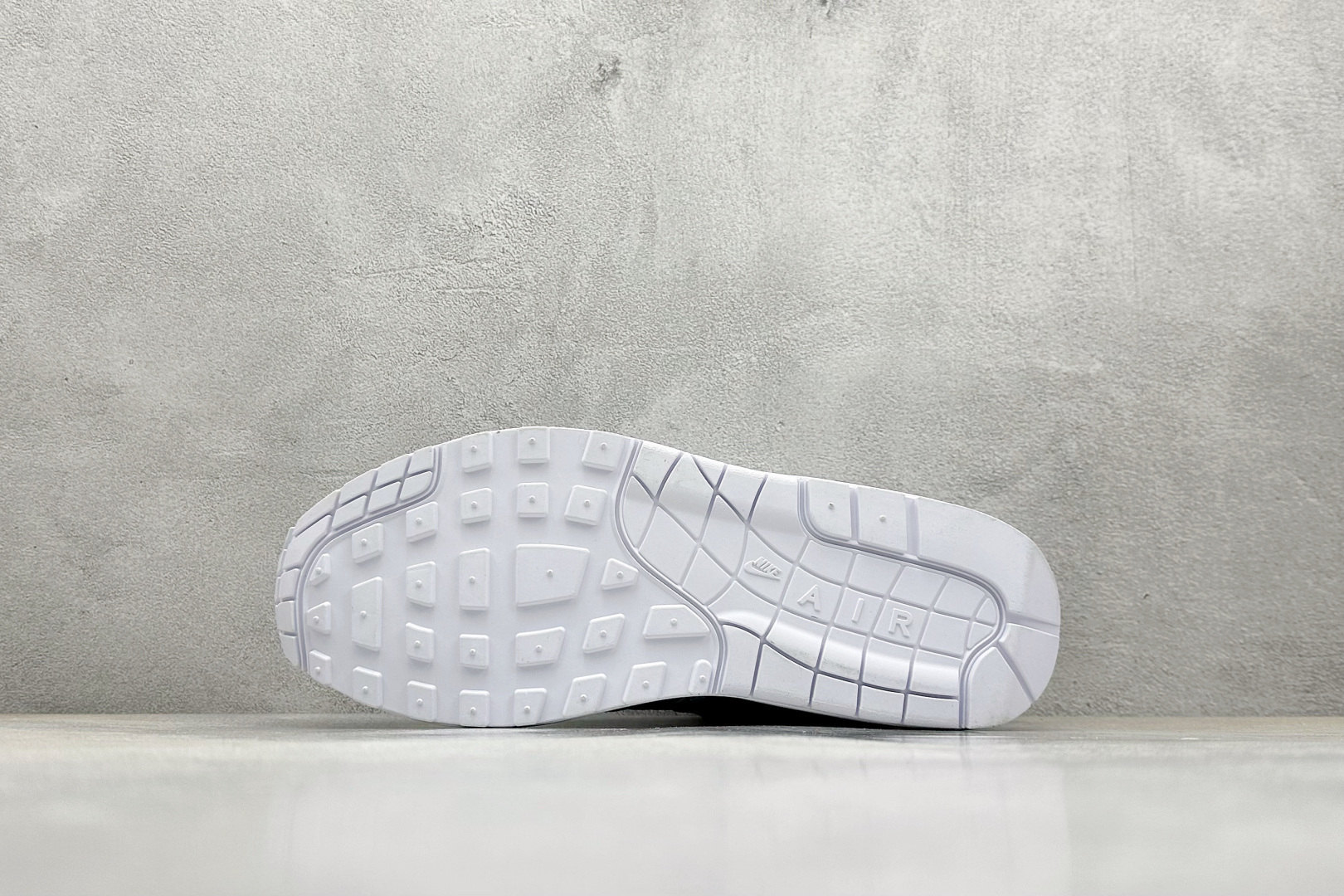 Jam8204 NIKE AIR MAX   75$ gallery