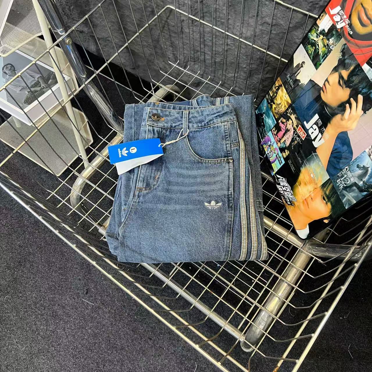 Jam8205  ADIDAS 55.9$ gallery