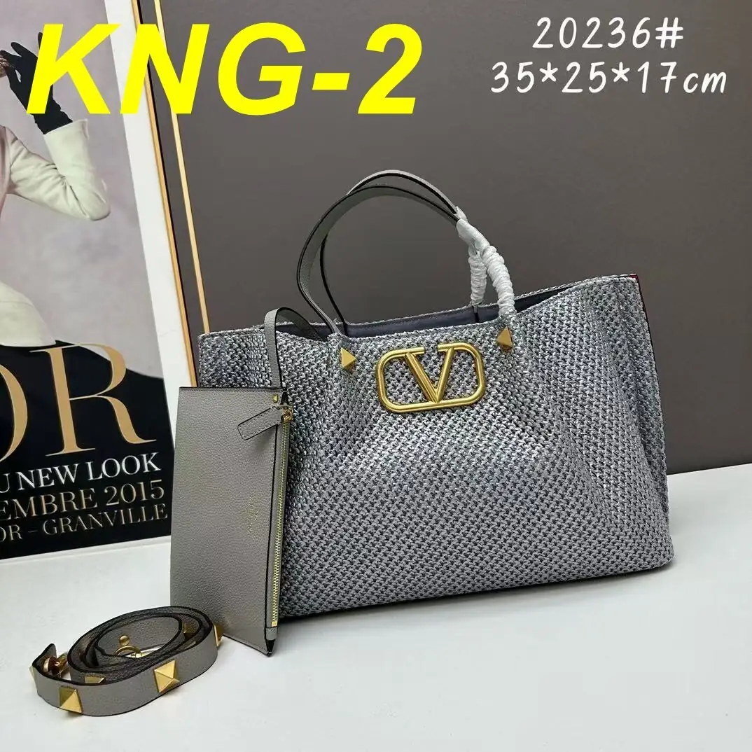 Jam8215 Valentino 89.99$ gallery